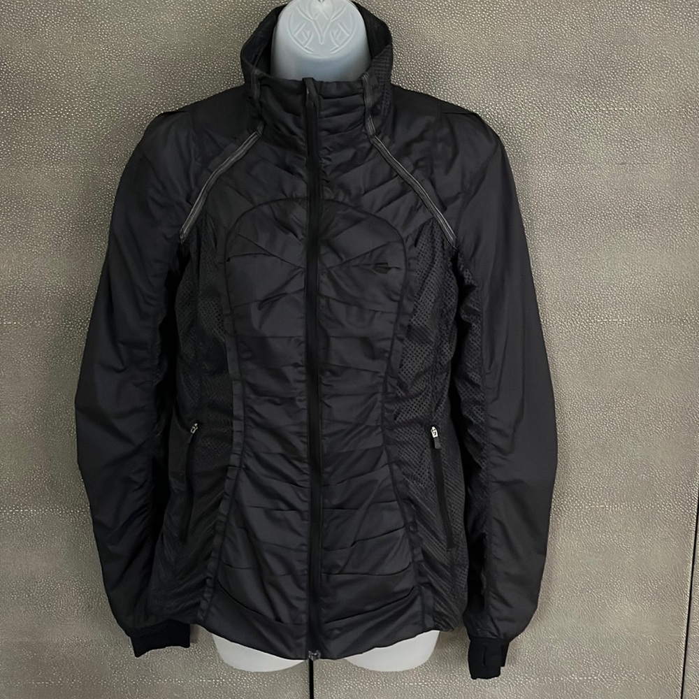 Lululemon Pleated Full Zip Windbreaker Size 6